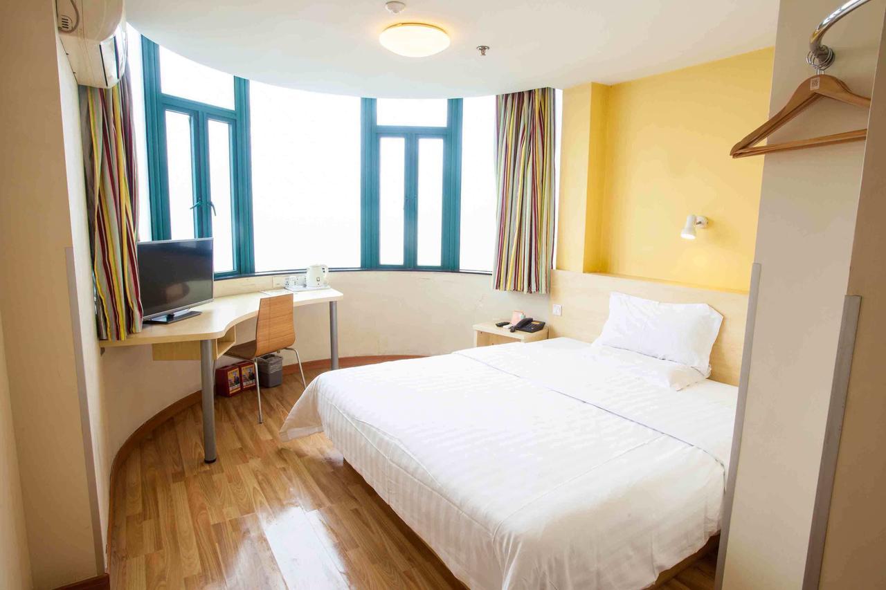 7Days Inn Yunfu Luoding Central חדר תמונה