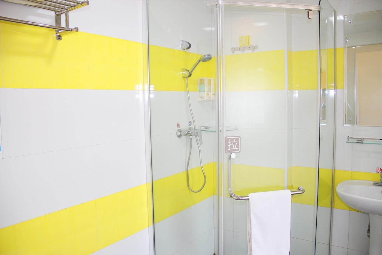 7Days Inn Yunfu Luoding Central מראה חיצוני תמונה
